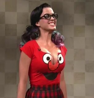 Watching Katy Perry'S Massive Tits Bounce While Her Pussy Ge