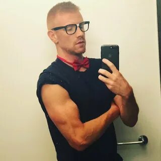 Daniel Newman on Twitter: "Vampire or my nerdy self? 🤔 😜 htt
