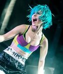 Hayley Williams Hottest Photos Sexy Near-Nude Pictures, GIFs
