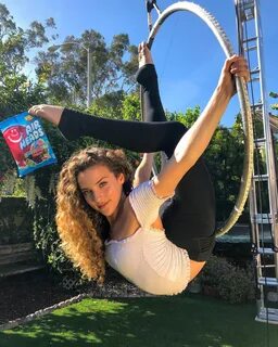Sofie Dossi on Instagram: "I’m all bent into shape with @air
