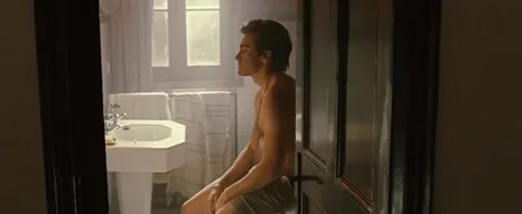 ausCAPS: Jake Gyllenhaal shirtless in Rendition