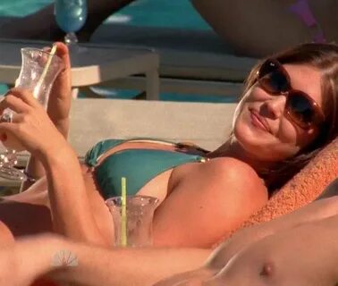 Pop Minute - Sarah Lancaster Bikini Chuck Photos - Photo 11