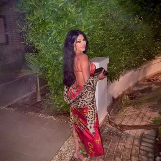 Видео в Instagram Haifa Wehbe: "𝑭 𝒓 𝒊 𝒅 𝒂 𝒚 𝑵 𝒊 𝒈 𝒉 𝒕 𝑭 𝒆 𝒆 