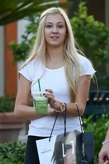 Ava Sambora in Tights - Out in Calabasas, October 2014 * Cel