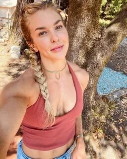 Brooke Ence (Holladay) Crossfitter