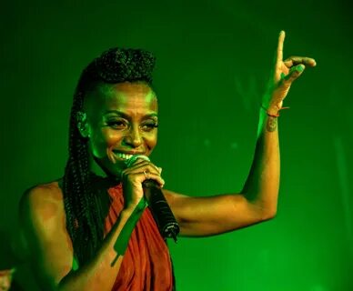 File:Morcheeba (ZMF 2018) jm78970.jpg - Wikimedia Commons