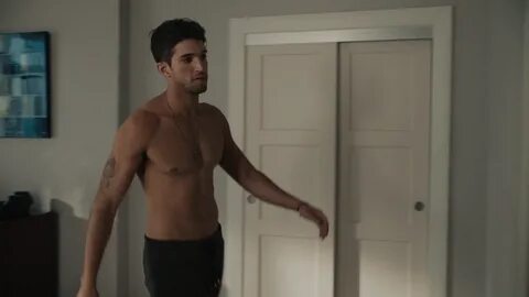 Bryan Craig on Grand Hotel (2019) DC's Men of the Moment