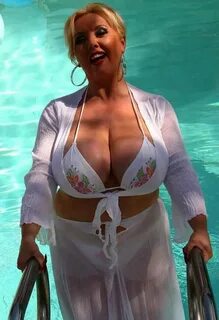 See Mature Ladies Dressed But Sexy 125 