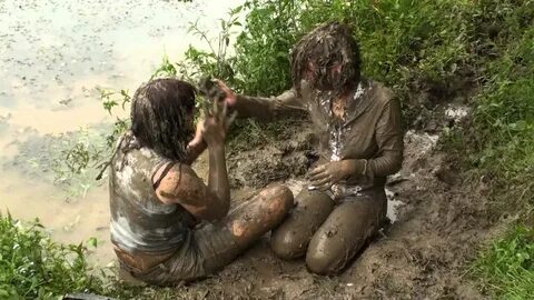 Tess and Valerie catfight in mud - YouTube