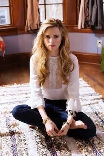 Brit Marling Marling, Lovely legs, Fashion
