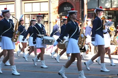 File:Elsinore Girls Marching Band (16073340598).jpg - Wikime