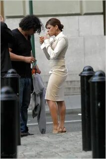 Eva Mendes smokes Fashion, Eva mendes, White dress
