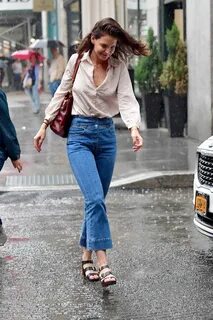 Katie Holmes: Walk in the rain in New York City-08 GotCeleb