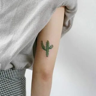 Cactus on the back of the arm Татуировка перо, Татуировки дл