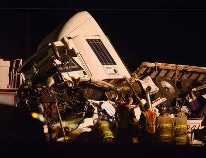 1 dead after 18-wheeler runs over tow truck on I-35