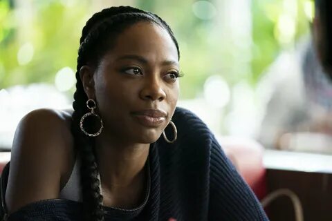 Co-Star Yvonne Orji Says Molly Is A 'Beautiful Mess' - News 