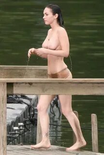 Меган Фокс (Megan Fox) топлесс (15 фото) " Триникси