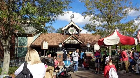 File:WDWRR - Fantasyland Station Entrance.jpg