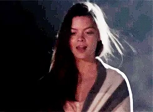 Scarlett byrne help GIF on GIFER - by Dogar