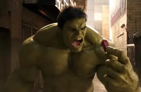 Il video di Hulk e Ant-Man: i 'giganti' si sfidano per uno s