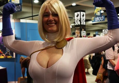 Powergirl Cosplayer - Busty Flex 