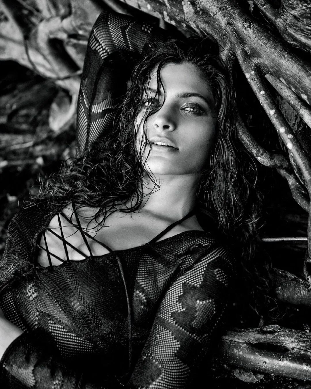 Saiyami Kher в Instagram: "Dreaming of a rainy day on the beach and so...