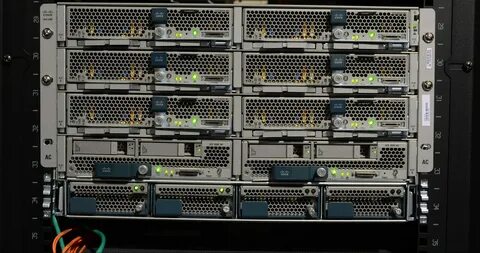 Manually allocating host logical processors for a Hyper-V se