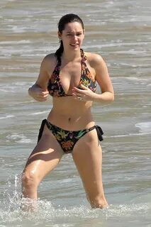 gallery_enlarged-0102_kelly_brook_bikini_02.jpg (image)