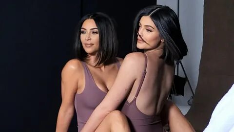 Watch Keeping Up with the Kardashians - Season 15 Episode 1 