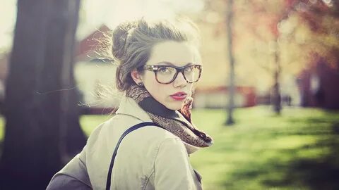 Девушка в очках (142 фото)