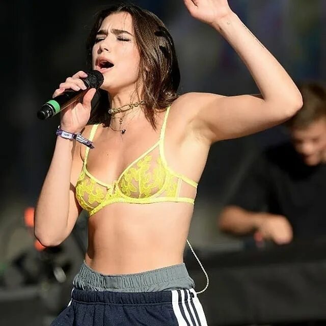 Like an angel. #dualipa #armpits #shaved #girlpower #killikilli #suvaco #ax...