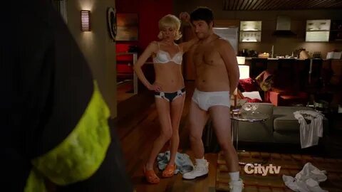 ausCAPS: Adam Pally shirtless in Happy Endings 2-10 "The Shr