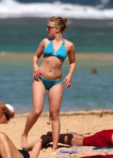 Scarlett Johansson In Her Bikini, Playing In The Ocean - Gal