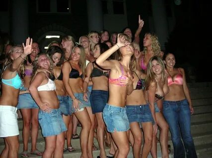 You guys wanna see a major College Sloot Party? GTFIH!!! PIC