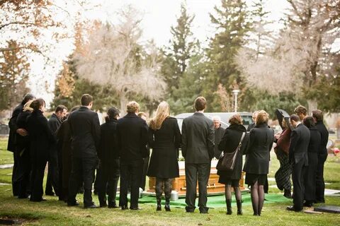 What Not To Wear To A Funeral, According To Etiquette Expert