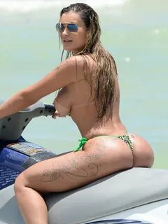 Miss-Butt-Brazil-Model-Andressa-Urach-Topless-on-the-Beach-i
