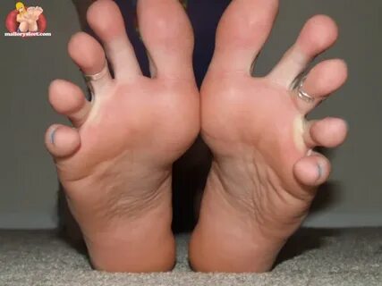 Mallory shemale feet - Fetish Porn Pic