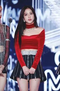 BLACKPINK's Jisoo is a visual queen, with perfect proportion