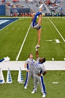 #cheer, scorpion, stunt, cheerleader, college cheerleading, 