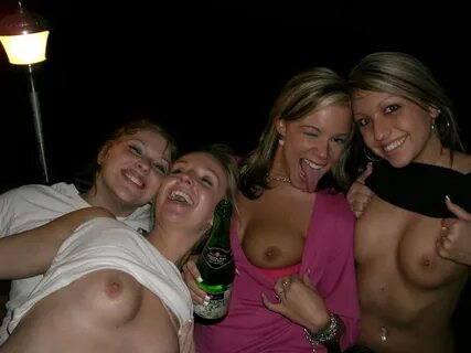 flashing with friends MOTHERLESS.COM ™