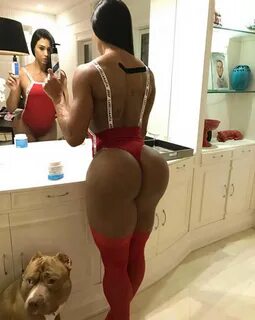 Gracyanne Barbosa; Queen of squats - She is a fitness model 