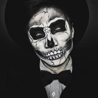 30+ Bone-Chillingly Cool Skeleton Makeup Ideas to Try This H