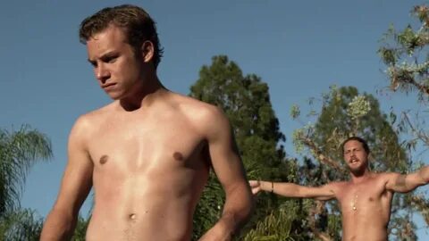 The Stars Come Out To Play: Finn Cole - Shirtless, Barefoot 