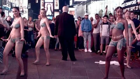 Rebtel Flash stunt- Bollywood Dancers Times Square 9.9.2015 