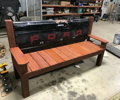 Trashy Tailgate Bench : 11 Steps (with Pictures) - Instructa