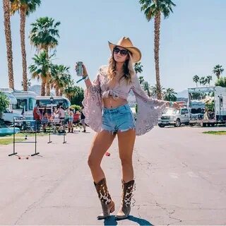 Stagecoach outfit. Jac Vanek Country festival outfit, Countr