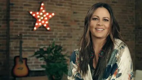 Sara Evans Talks About The Importance Of Performing The Hits