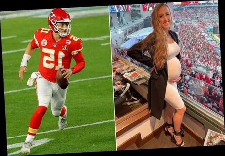 Patrick Mahomes' fiancée Brittany Matthews cradles baby bump