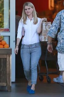 Alice Eve Booty in Jeans -13 GotCeleb