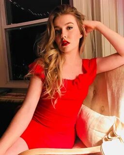 The Hottest 13 Posts in r/beautifulfemales on 16 November 20